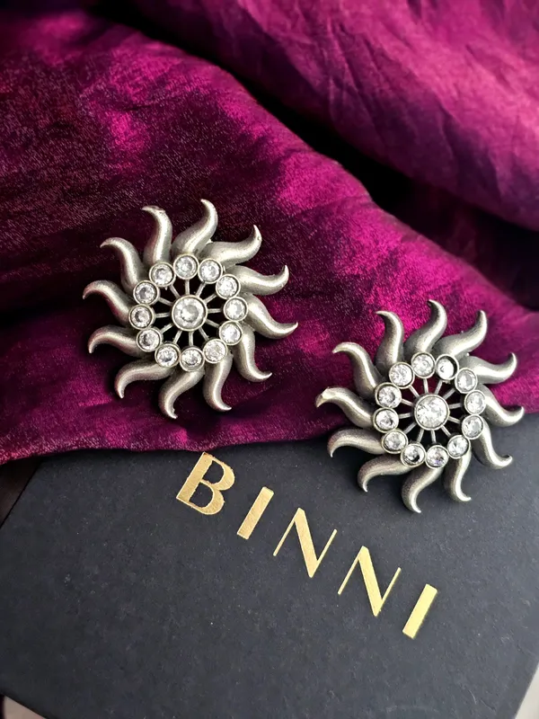 Beautiful_sun_flower_shaped_stud