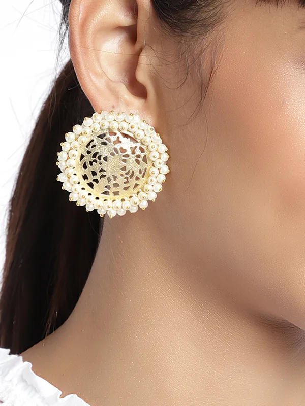 Tanishka_Radiant_Golden_Classic_Circular_Stud_Earrings