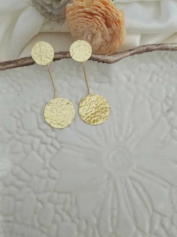 Golden_Hanging_Circle_Drop_Earrings