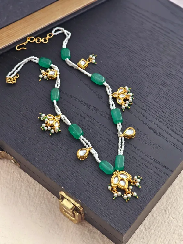 Semi-Precious_Stone_Necklace_with_Kundan_Accents
