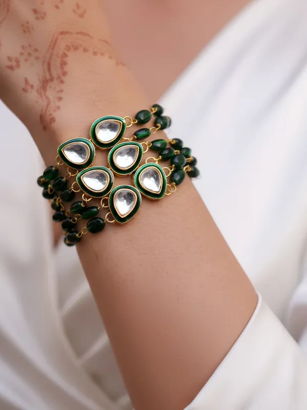 Verdant_Glow_Kundan_Bracelet