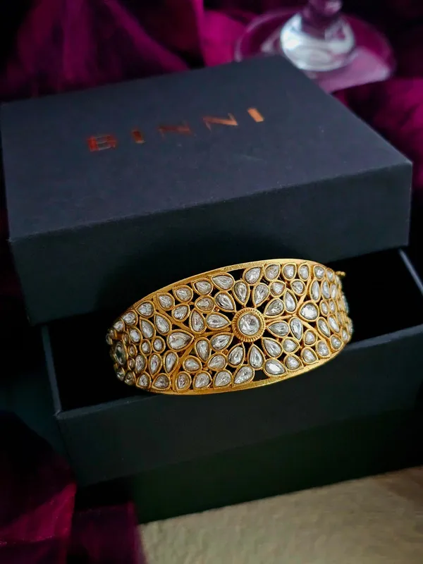 Golden_Petal_Gleam_Bracelet