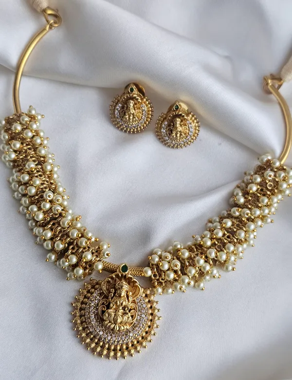 Laxmi_Swarna_Choker_Necklace_Set__