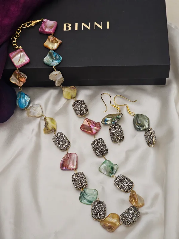Raina_Pearl_Glow_Set