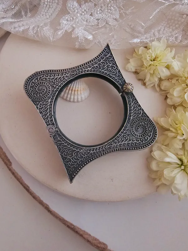 Antique_Silver_Polish_Brass_Bangle