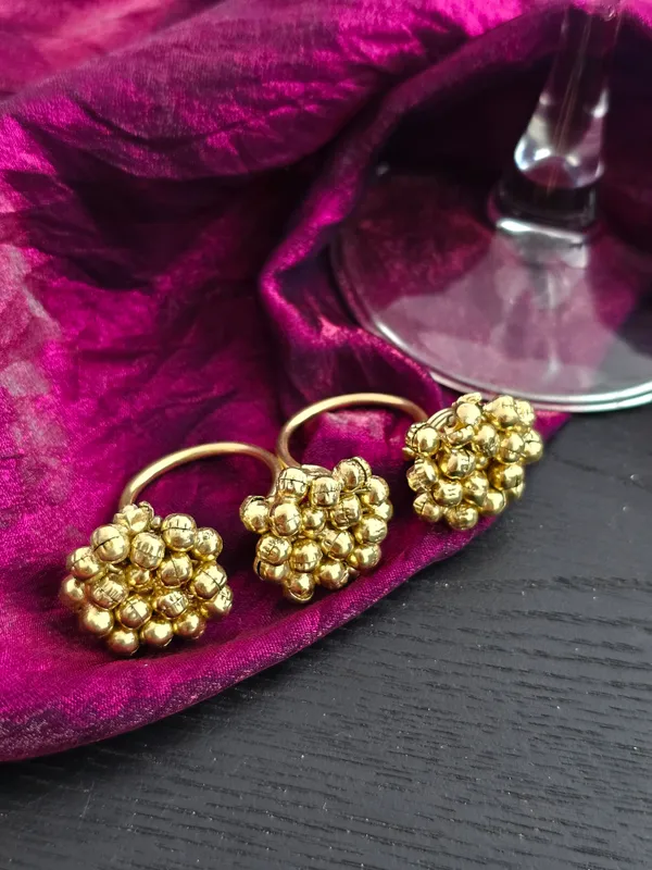 Golden_Whisper_Loop_Ring