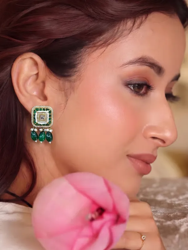 Meera_Classi_Studs