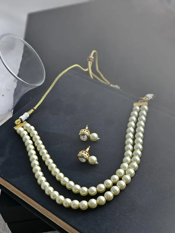Nacre_Elegant_Multi-Layer_Semi-Precious_Pearl_Necklace_Set