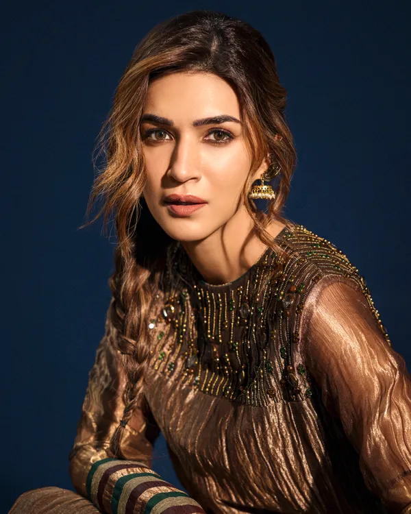 Gold-Plated_Peacock_Earcuff_with_Jhumka_Dome