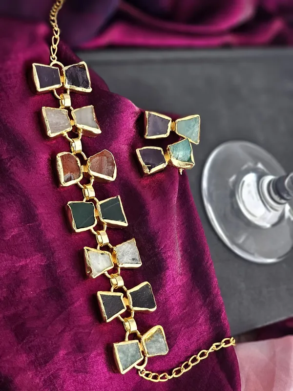 Ruffy_Premium_Stone_Necklace_Set