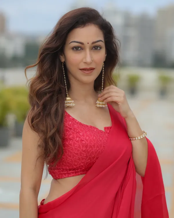 Lumina_Pearl_Jhumkas