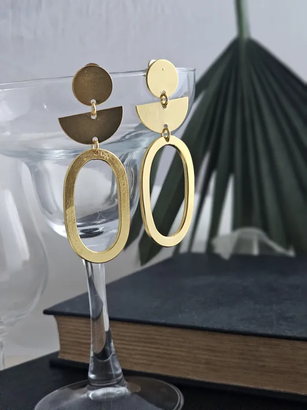 Oval__Drop_Earrings