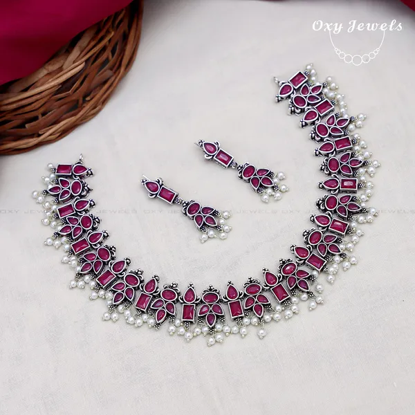 Elegant_Ruby_and_Pearl_Choker_Necklace_Set_with_Matching_Earrings