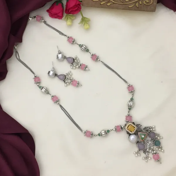 Pink_&_Silver_Oxidized_Long_Chain_Necklace_Set_with_Geometric_Charms