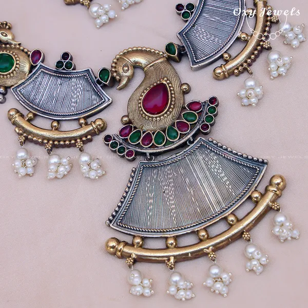 Oxidised_Dual_Tone_Silver_Peacock_Necklace_Set_-_Green,_Red,_Gold_-_Fan-Shaped_Design