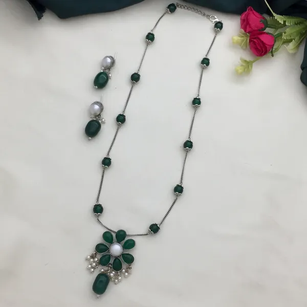 Emerald_Green_and_Silver_Oxidised_Floral_Necklace_Set_with_Matching_Earrings