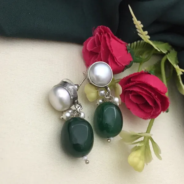 Emerald_Green_and_Silver_Oxidised_Floral_Necklace_Set_with_Matching_Earrings