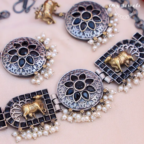 Oxidised_Dual_Tone_Silver_Elephant_Motif_Necklace_Set_with_Black_Floral_Circles_and_Pearl_Accents