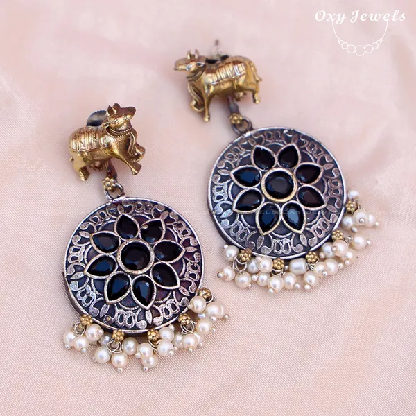 Oxidised_Dual_Tone_Silver_Elephant_Motif_Necklace_Set_with_Black_Floral_Circles_and_Pearl_Accents