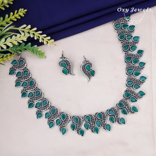 Elegant_Oxidized_Silver_Necklace_Set_with_Teal_Accents