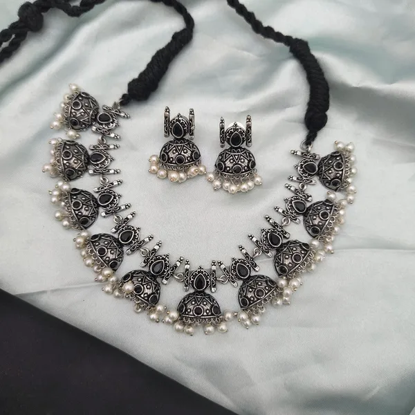 Oxidised_Silver_Necklace_Set_with_Black_Stones_and_White_Pearls