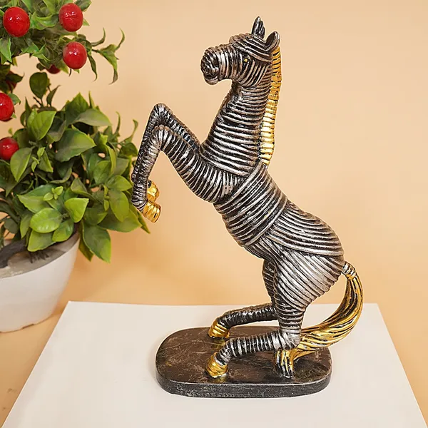 Metallic_Rearing_Horse_Figurine_of_Golden_Color_|_Home_Decor_for_Asthetic_Apeal
