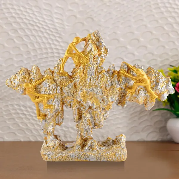 Men_Climb_on_Wall_Showpiece_of_Golden_Color_|_Antique_Decorative_Item