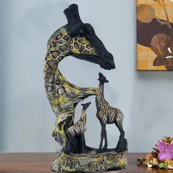 Giraffe_Statue_Sculpture_of_Multicolor_|_Antique_Item_for_Home_Decor