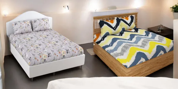 220TC_King_Size_Combo_Pack_of_2_Double_Elastic_Fitted_Bedsheet_Size_with_4_Pillow_Covers_(72"x78"_Upto_8"_Mattress)
