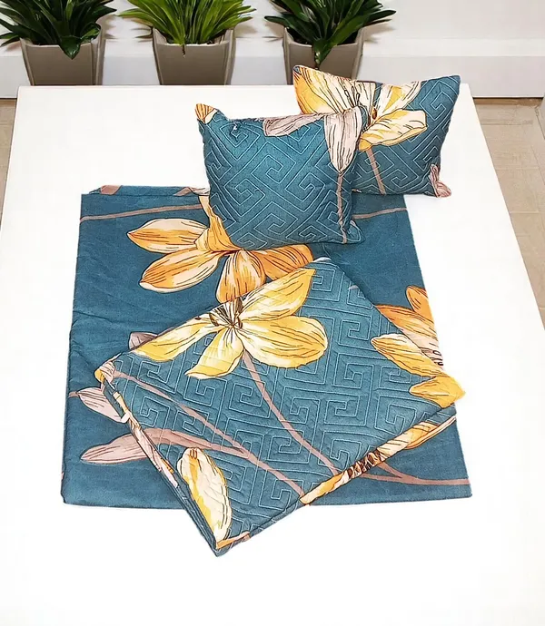 Heavy_Cotton_Soft_5pc_bedsheet_set_(1_Double_Size_Bedsheet_+_2_Quilted_Pillow_Covers_+_2_Quilted_Cushion_Cover_with_filler)_Multicolor_five_piece_set