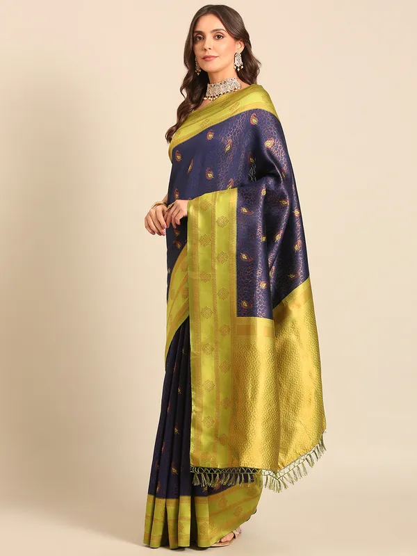 Traditional_Kanjivaram_Saree_with_Zari_Work