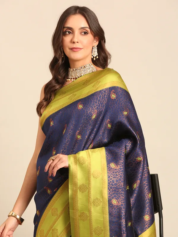 Traditional_Kanjivaram_Saree_with_Zari_Work