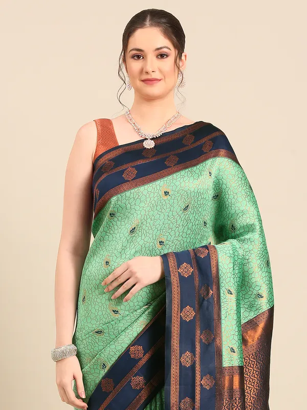 Traditional_Kanjivaram_Saree_with_Zari_Work