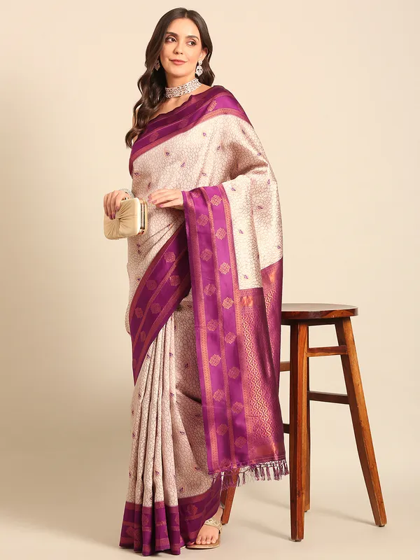 Traditional_Kanjivaram_Saree_with_Zari_Work