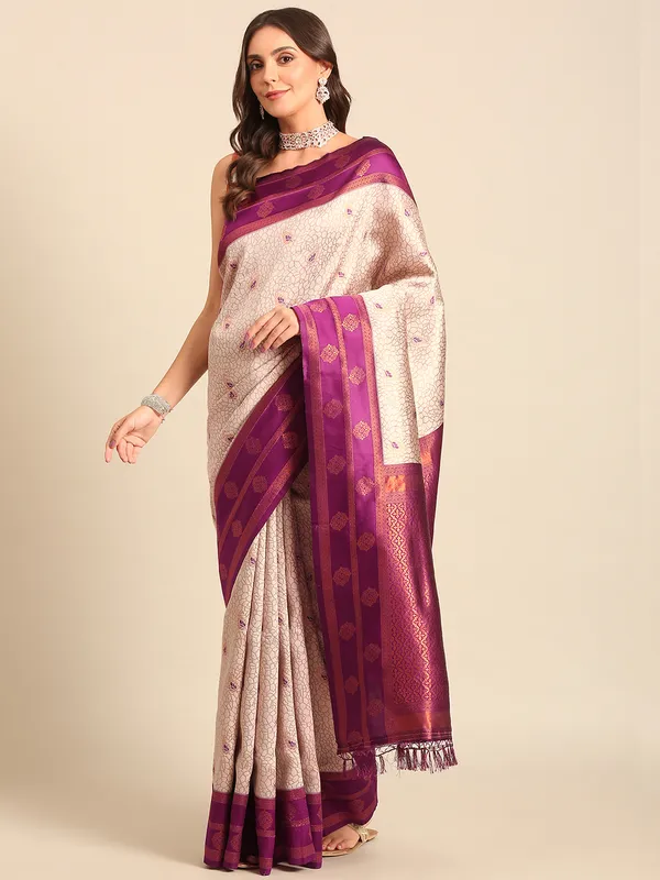 Traditional_Kanjivaram_Saree_with_Zari_Work
