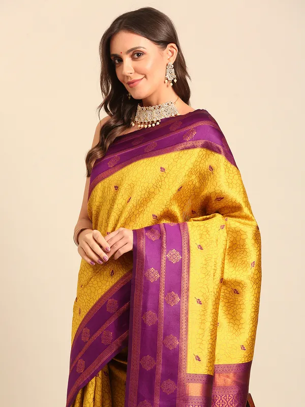 Traditional_Kanjivaram_Saree_with_Zari_Work