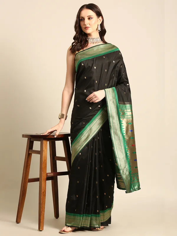 Traditional_Paithani_Saree_with_Peacock_Motif