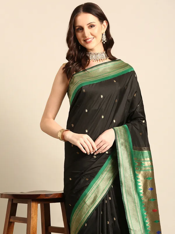 Traditional_Paithani_Saree_with_Peacock_Motif