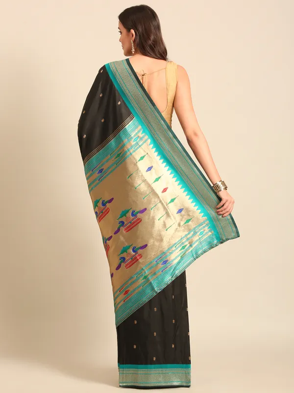 Traditional_Paithani_Saree_with_Peacock_Motif