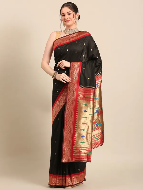 Traditional_Paithani_Saree_with_Peacock_Motif