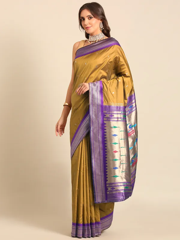 Traditional_Paithani_Saree_with_Peacock_Motif