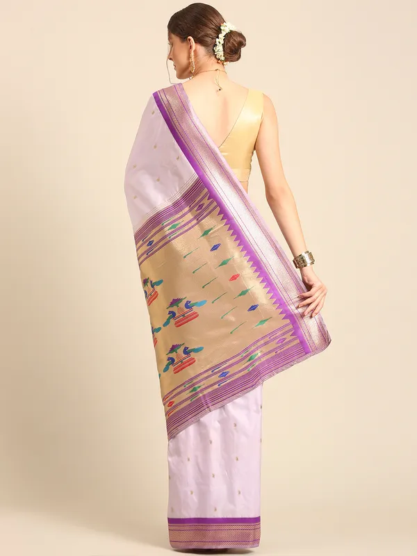 Traditional_Paithani_Saree_with_Peacock_Motif