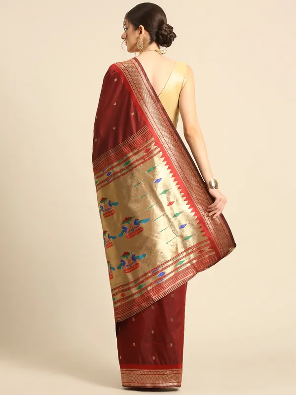 Traditional_Paithani_Saree_with_Peacock_Motif