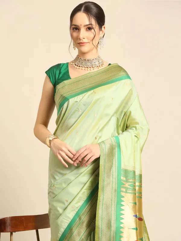 Traditional_Paithani_Saree_with_Peacock_Motif
