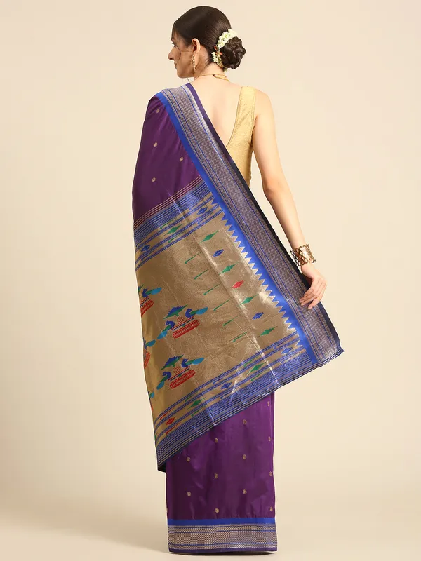 Traditional_Paithani_Saree_with_Peacock_Motif