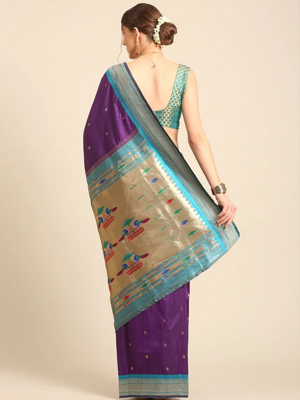 Traditional_Paithani_Saree_with_Peacock_Motif