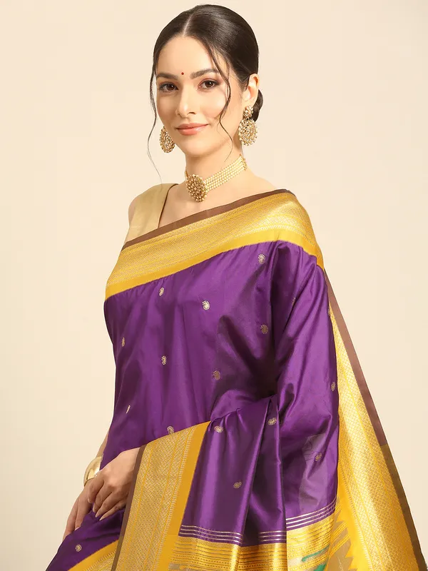 Traditional_Paithani_Saree_with_Peacock_Motif