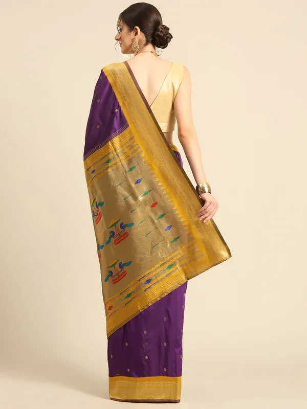 Traditional_Paithani_Saree_with_Peacock_Motif