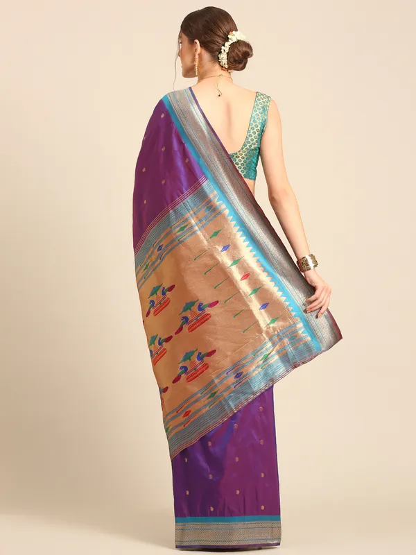 Traditional_Paithani_Saree_with_Peacock_Motif
