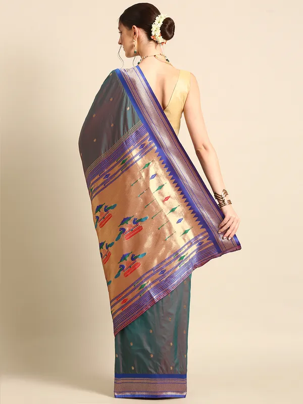 Traditional_Paithani_Saree_with_Peacock_Motif